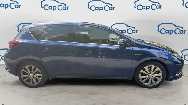 Toyota Auris view 4