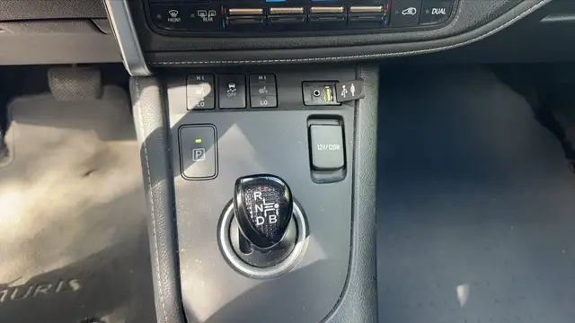 Toyota Auris view 13