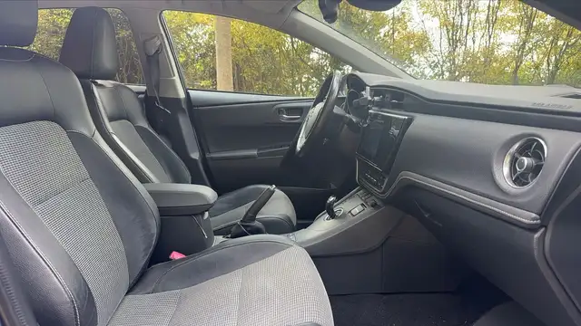 Toyota Auris view 25