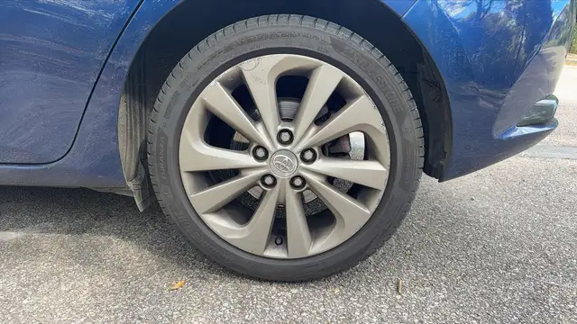 Toyota Auris view 19