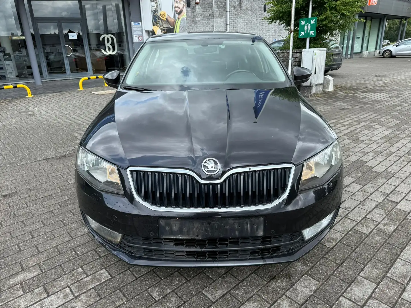 Skoda Octavia 1.6 CR TDi Active Zwart - 2