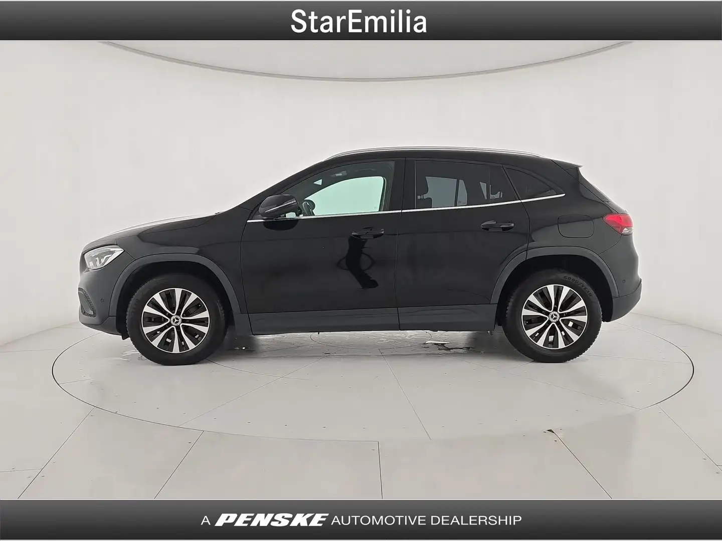 Mercedes-Benz GLA 180 180 d Automatic Business Noir - 2