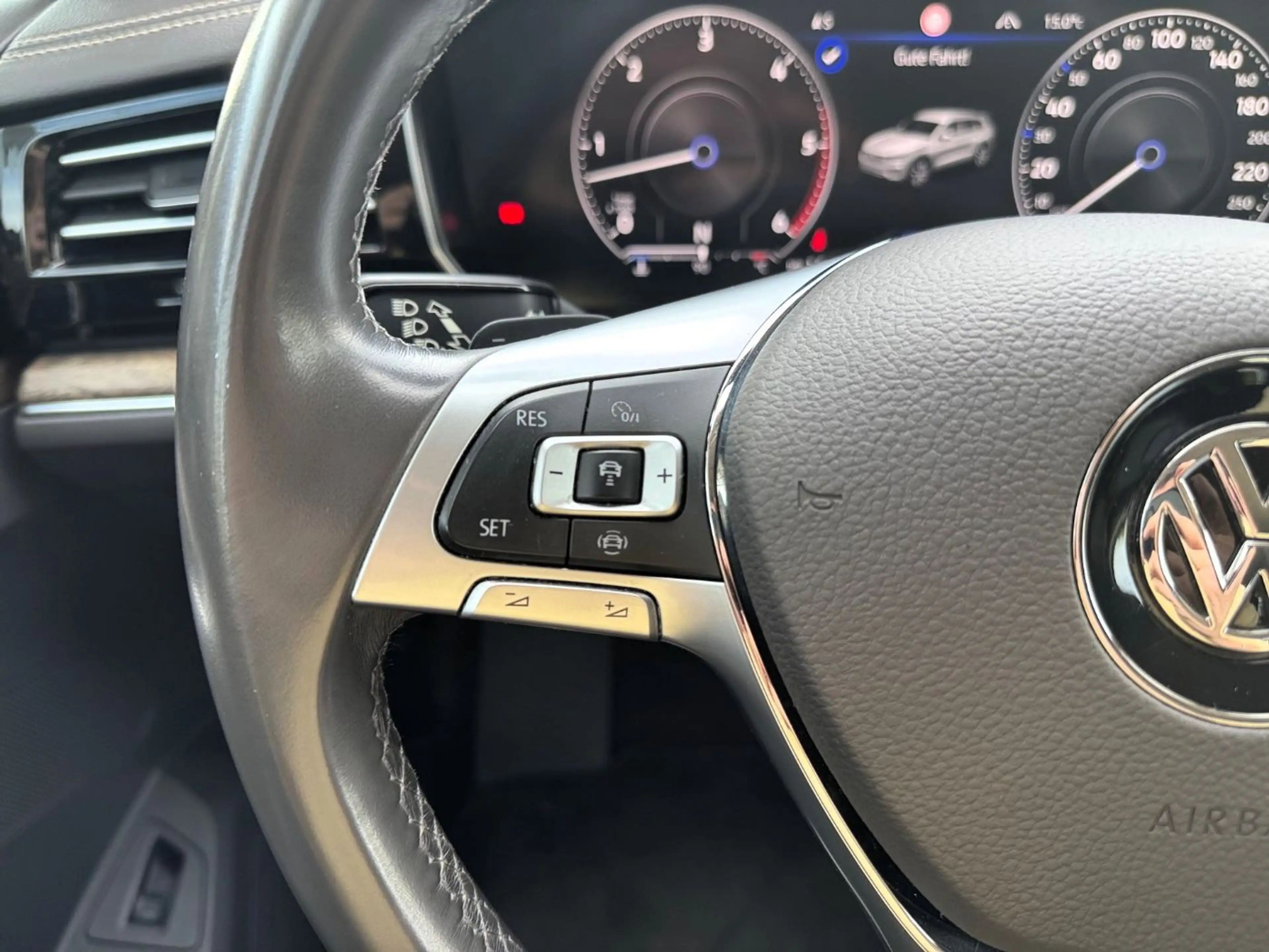 Volkswagen Touareg 3.0 V6 TDI 4Motion Atmo. *ERSTBESITZ* — photo 12