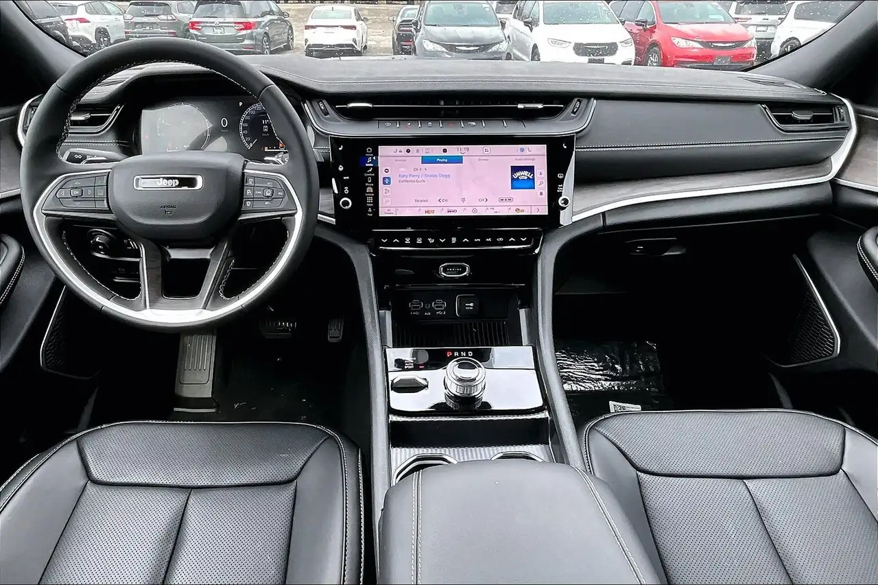 Jeep Grand Cherokee снимка Jeep Grand Cherokee