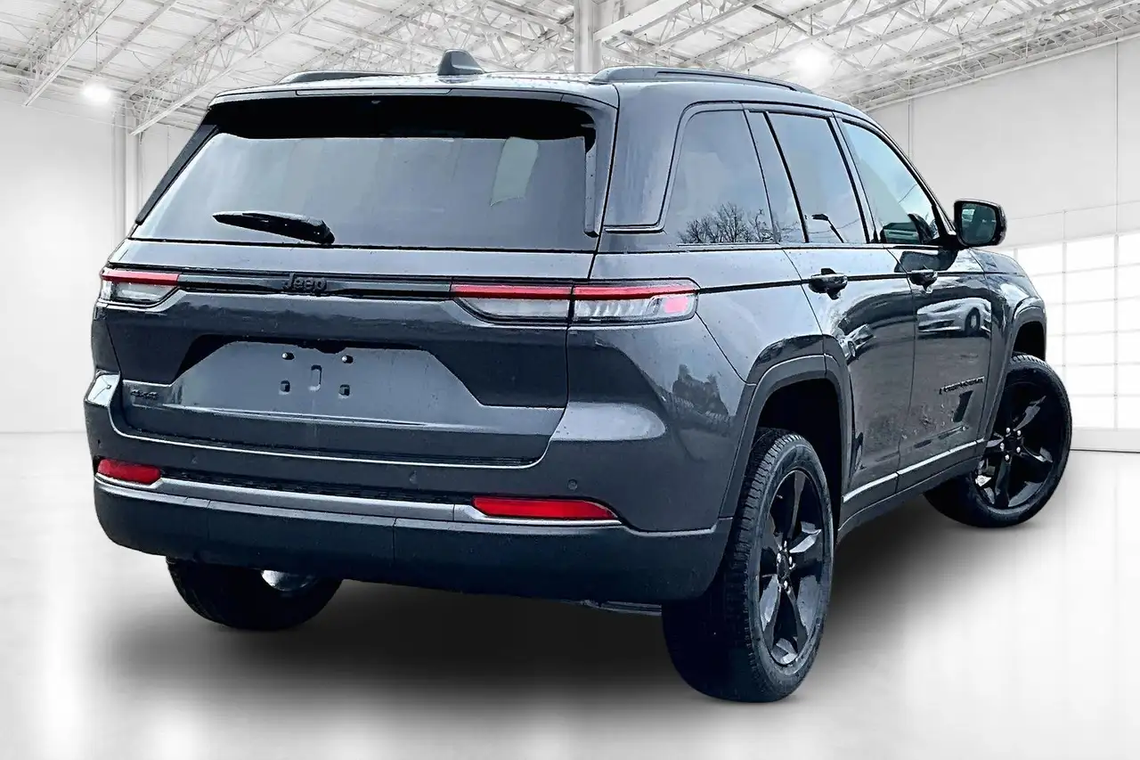 Jeep Grand Cherokee снимка Jeep Grand Cherokee