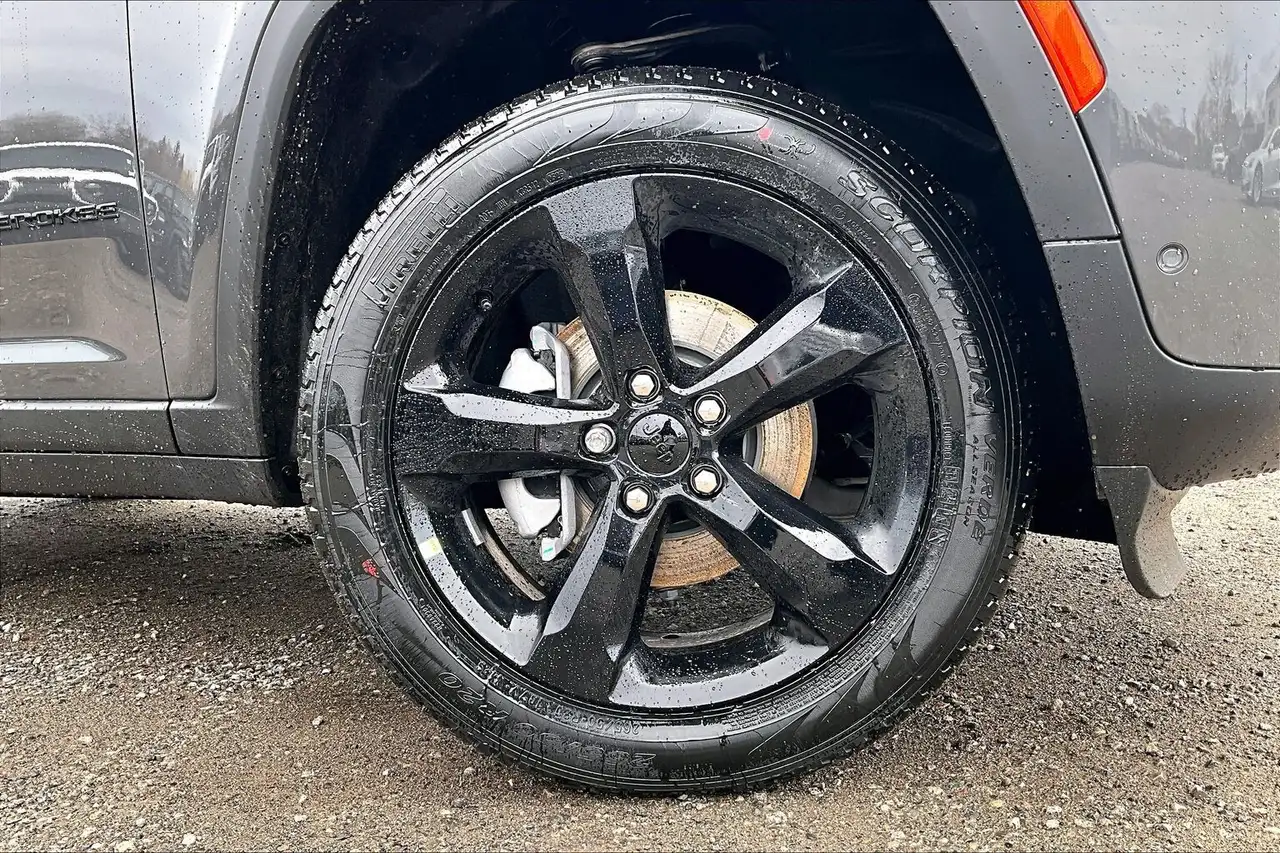 Jeep Grand Cherokee снимка Jeep Grand Cherokee