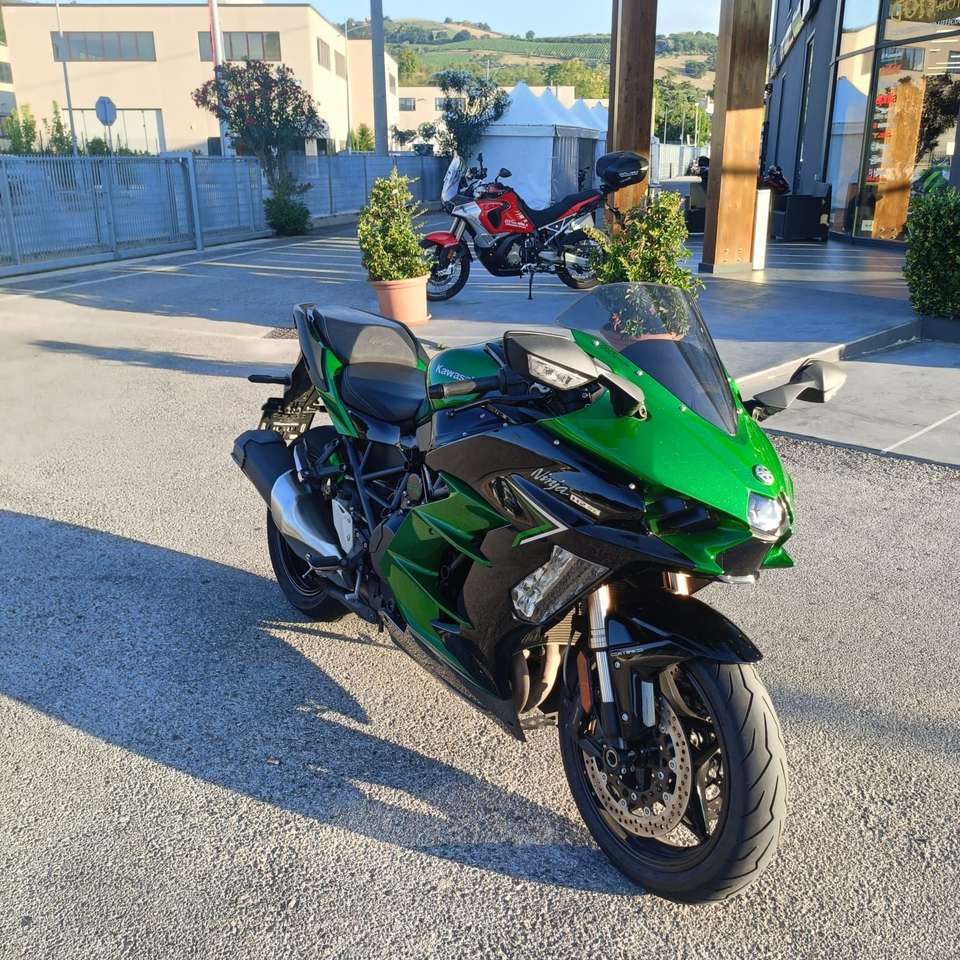 Kawasaki Ninja H2 SX