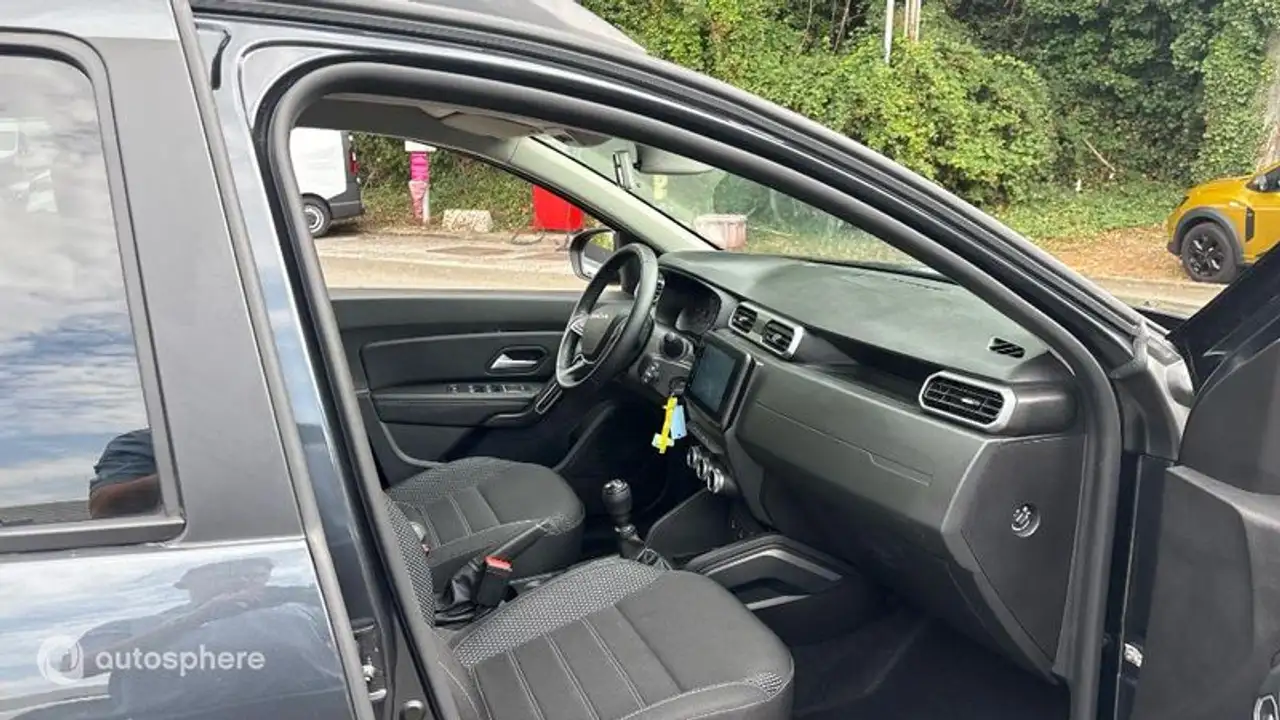 Dacia Duster — photo 12