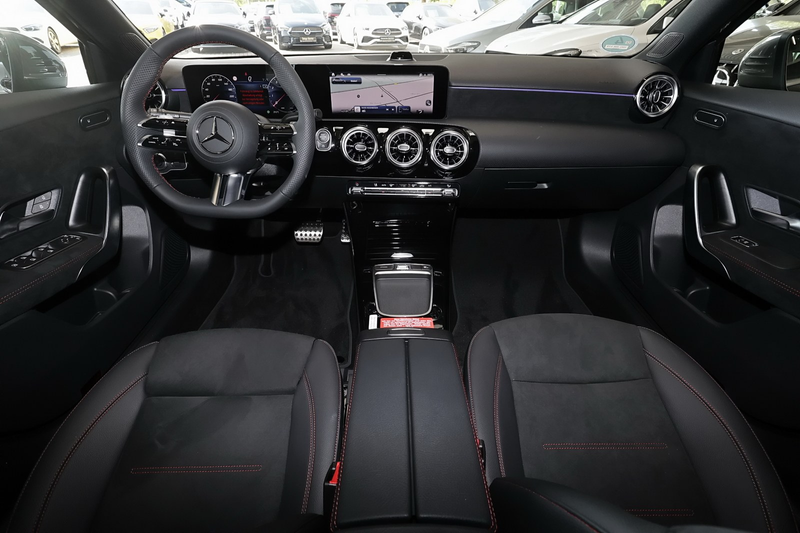 Mercedes-Benz A 200 AMG MBUX+RüKam+M-LED+Totwinkel+Keyless+18 — photo 5