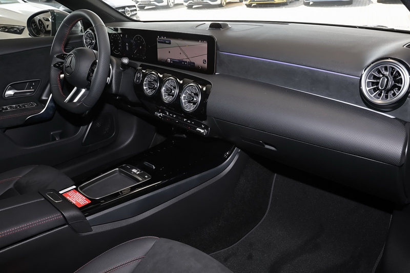 Mercedes-Benz A 200 AMG MBUX+RüKam+M-LED+Totwinkel+Keyless+18 — photo 7
