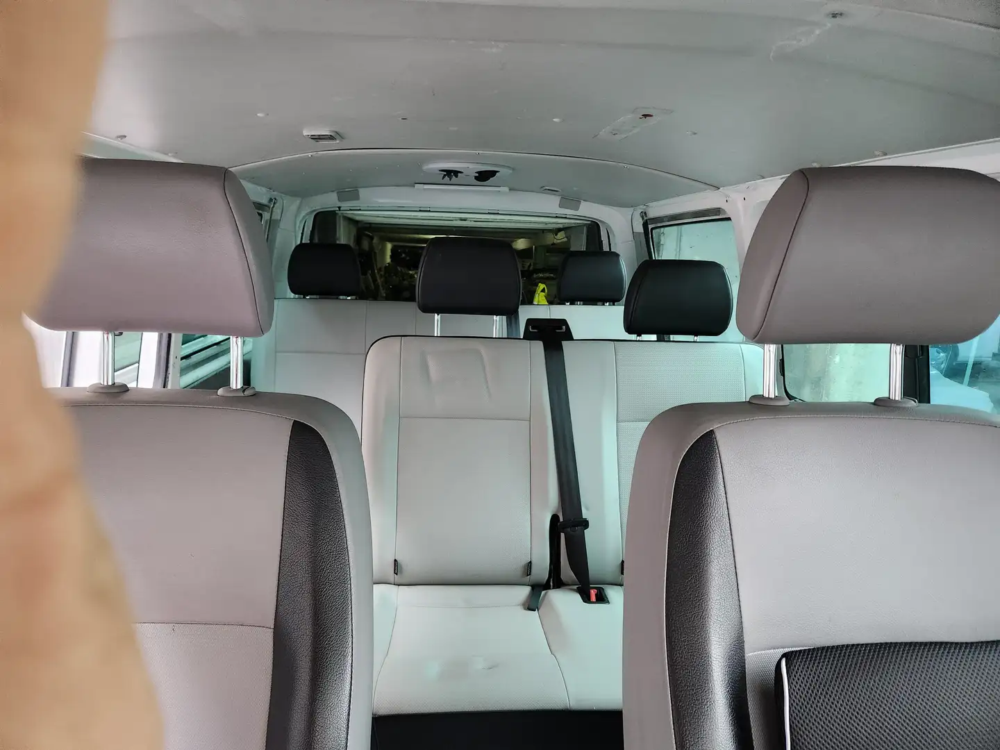 Volkswagen T5 Caravelle 2.0 TDi 140 CV DSG Klim PDC AV AR 7 PL Webasto Blanco - 1