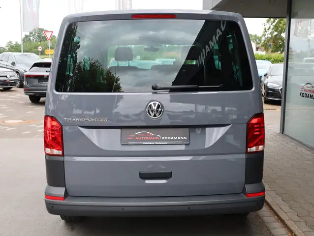 Volkswagen Transporter view 9