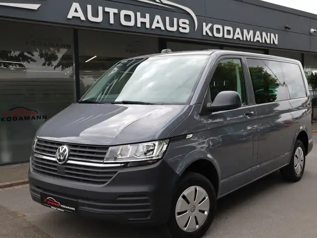 Volkswagen Transporter view 2