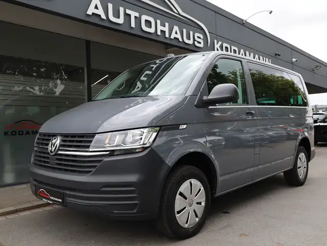Volkswagen Transporter view 6