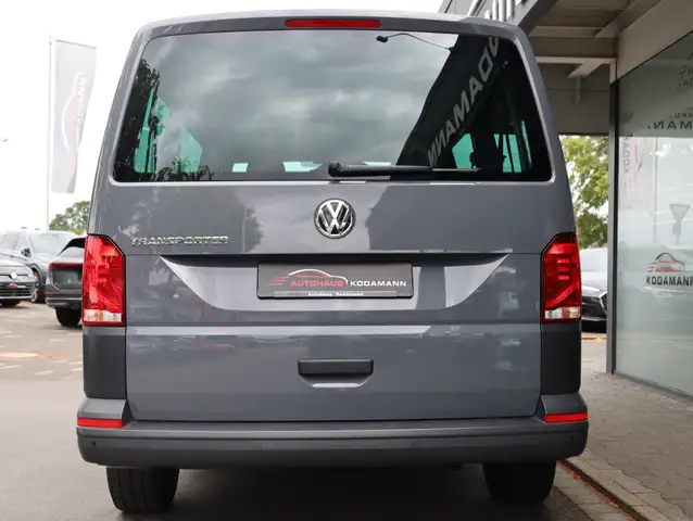 Volkswagen Transporter view 10