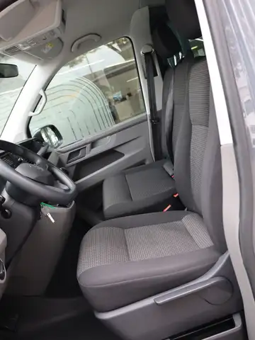 Volkswagen Transporter view 13