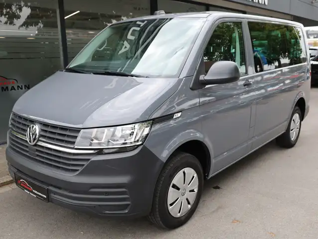 Volkswagen Transporter view 5