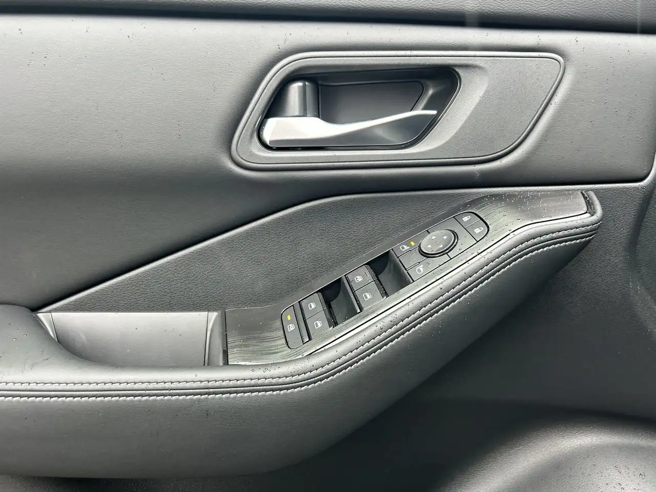 Nissan Rogue photo Nissan Rogue