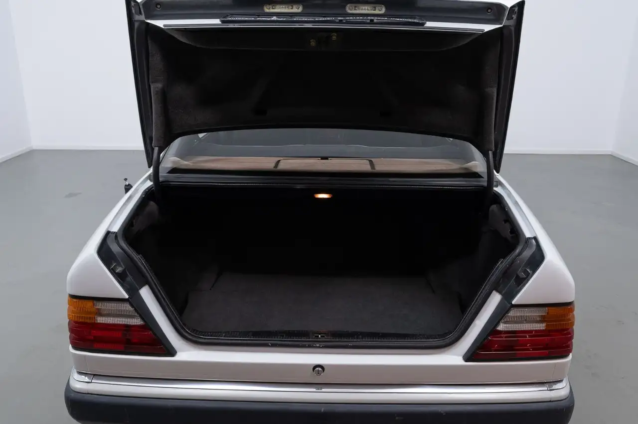 Mercedes-Benz 250 D, foto 8