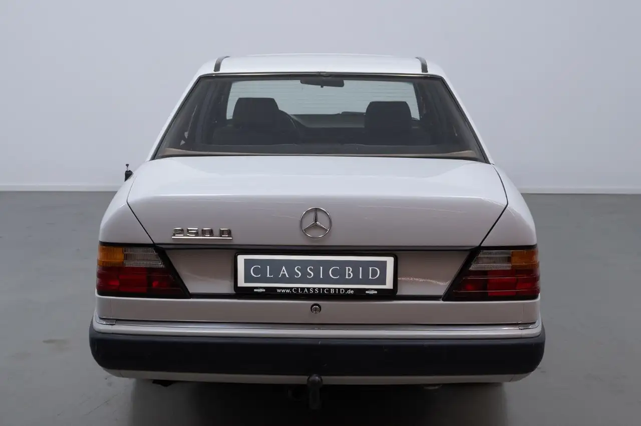 Mercedes-Benz 250 D, foto 4
