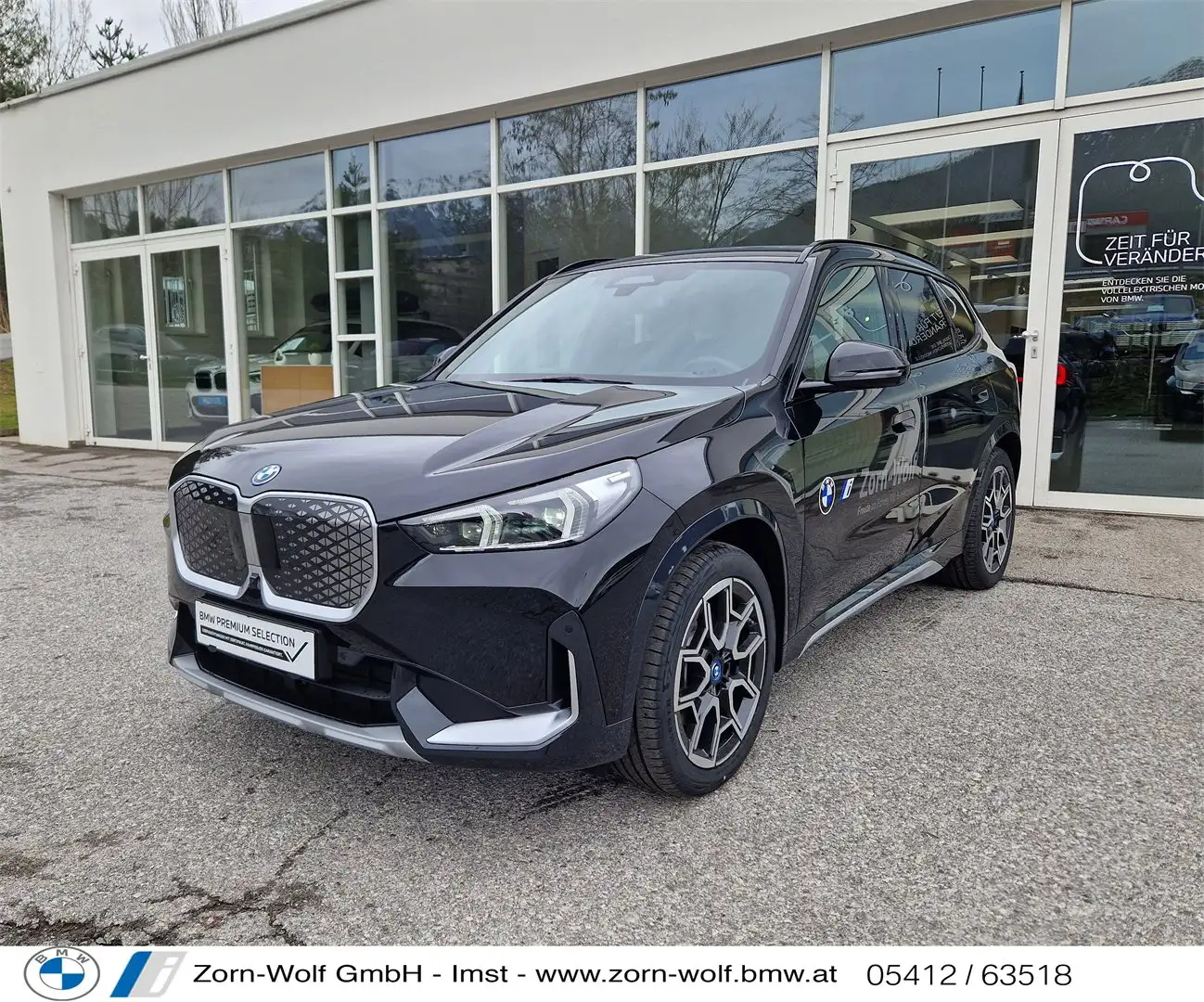 BMW iX1 xDrive30 Schwarz - 1