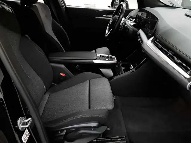 BMW 2 Series view 8
