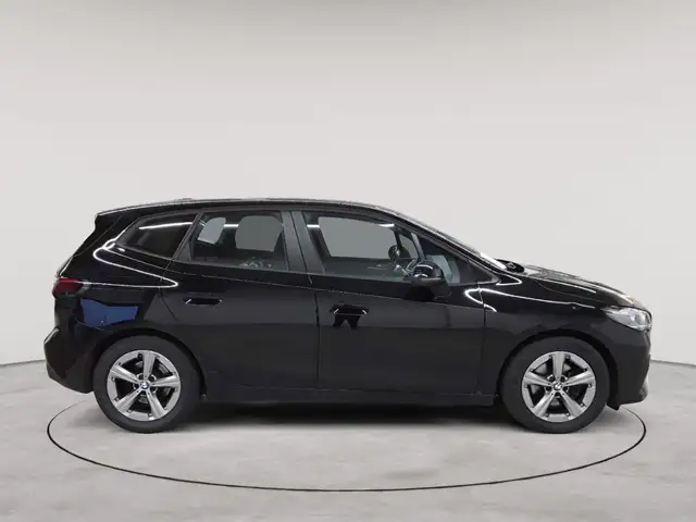 BMW 2 Series view 3