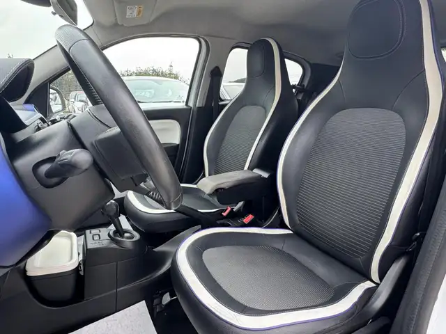 Renault Twingo view 9