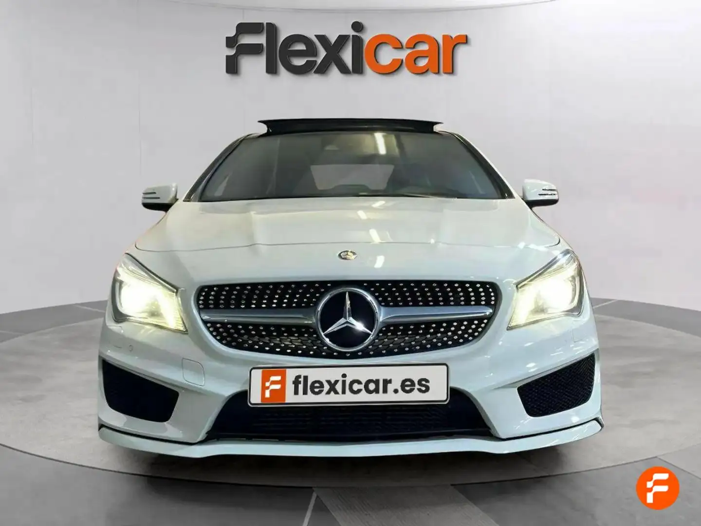 Mercedes-Benz CLA 200 200d AMG Line Blanco - 2