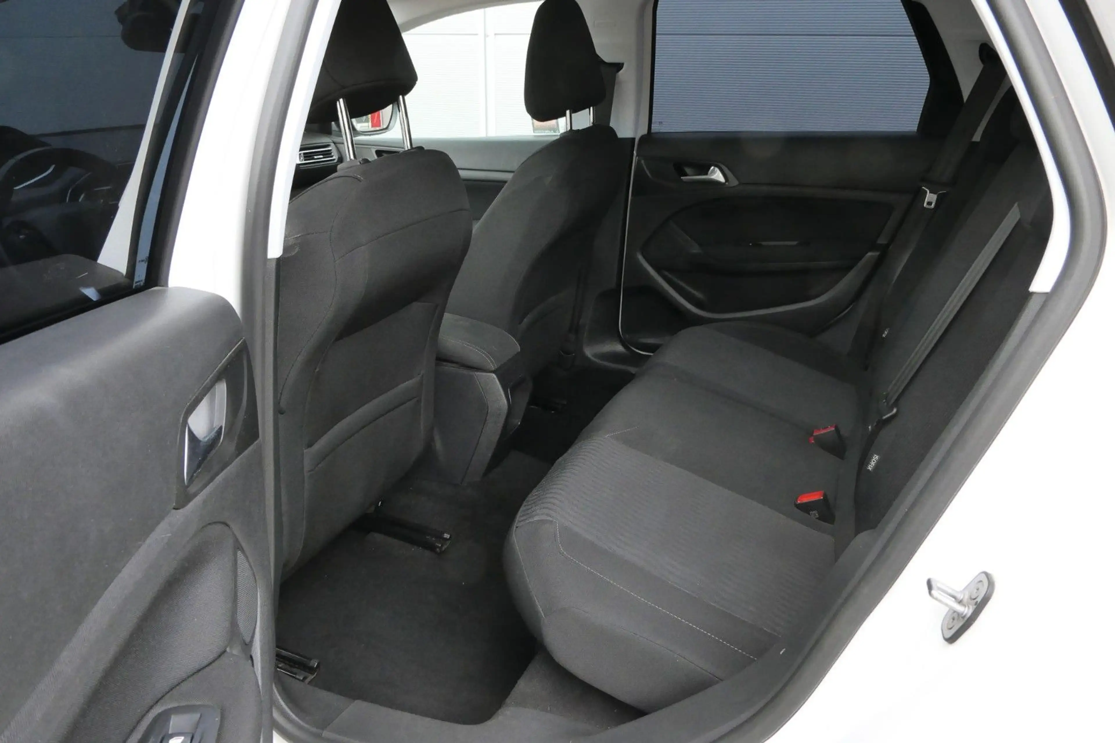 Peugeot 308 SW Active BlueHDi *Navi*Kamera* — photo 13