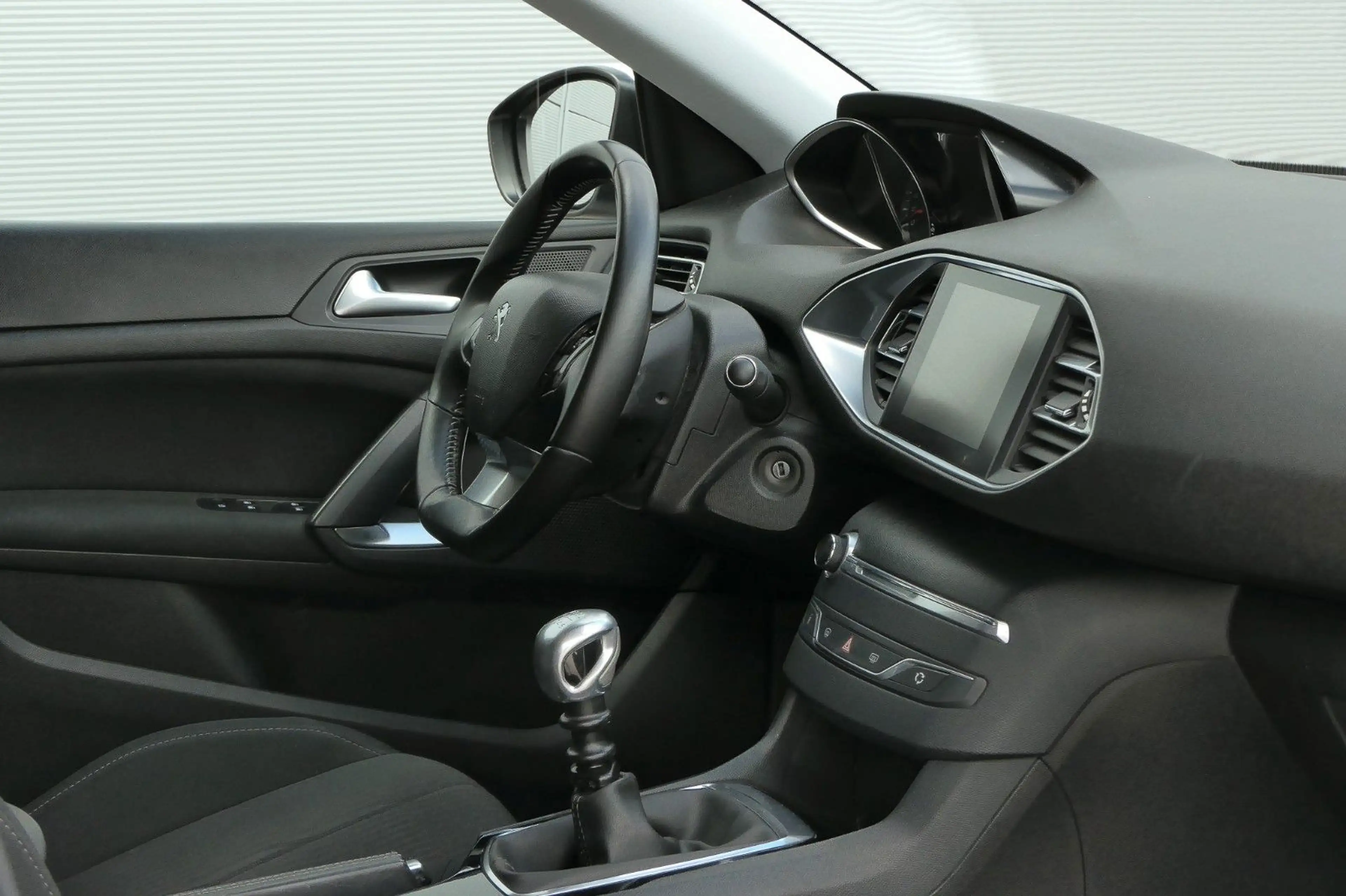 Peugeot 308 SW Active BlueHDi *Navi*Kamera* — photo 11