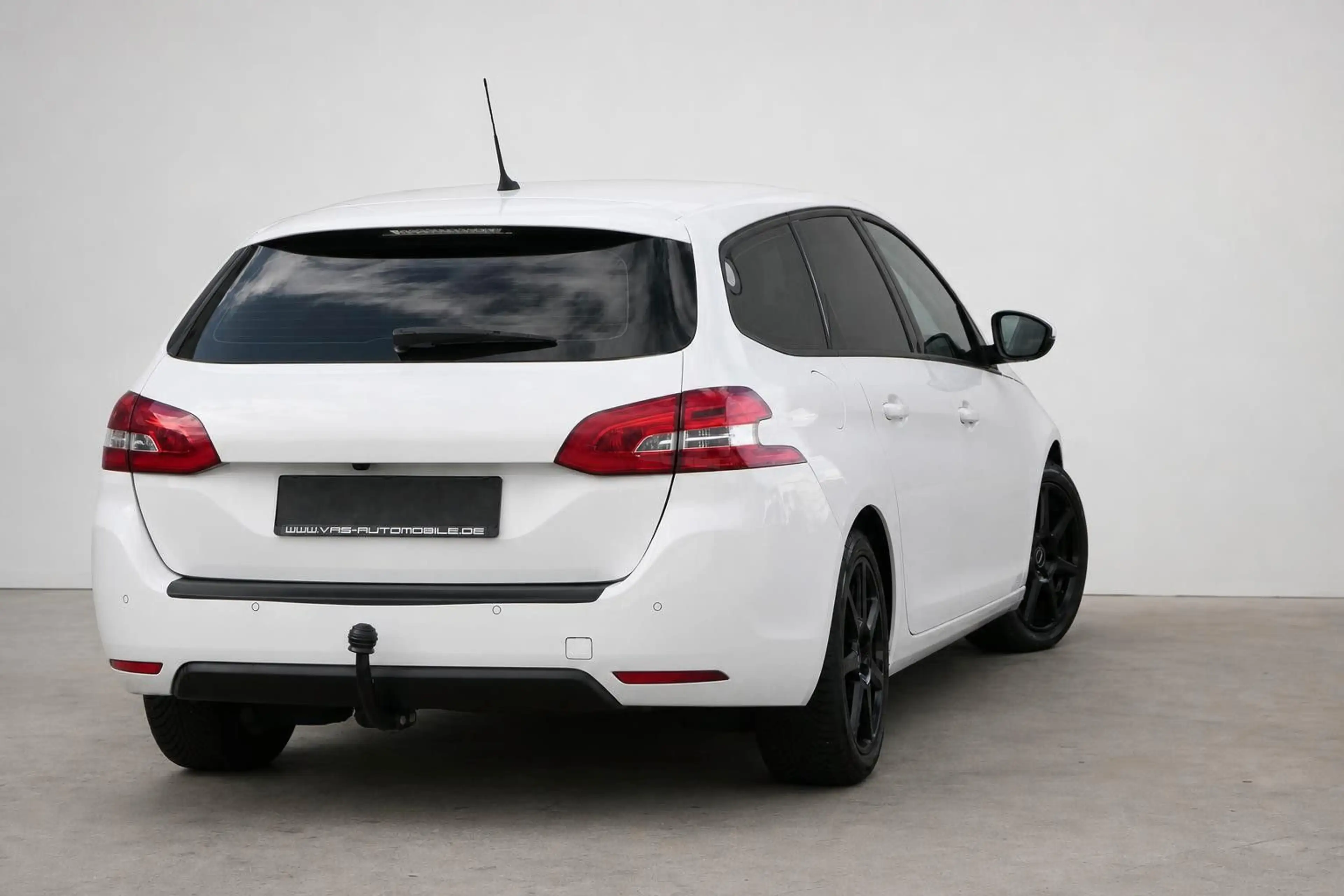 Peugeot 308 SW Active BlueHDi *Navi*Kamera* — photo 4