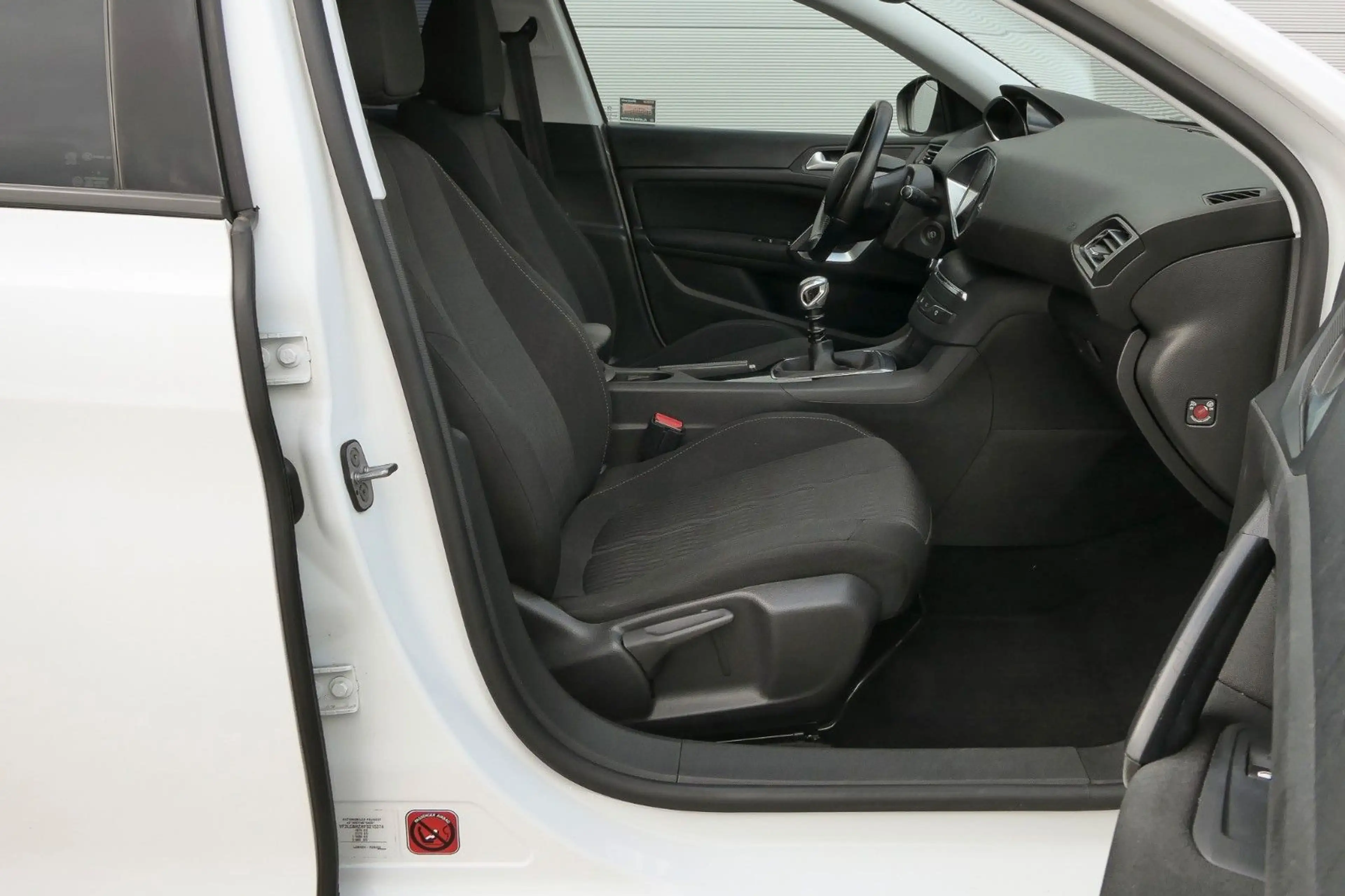 Peugeot 308 SW Active BlueHDi *Navi*Kamera* — photo 12