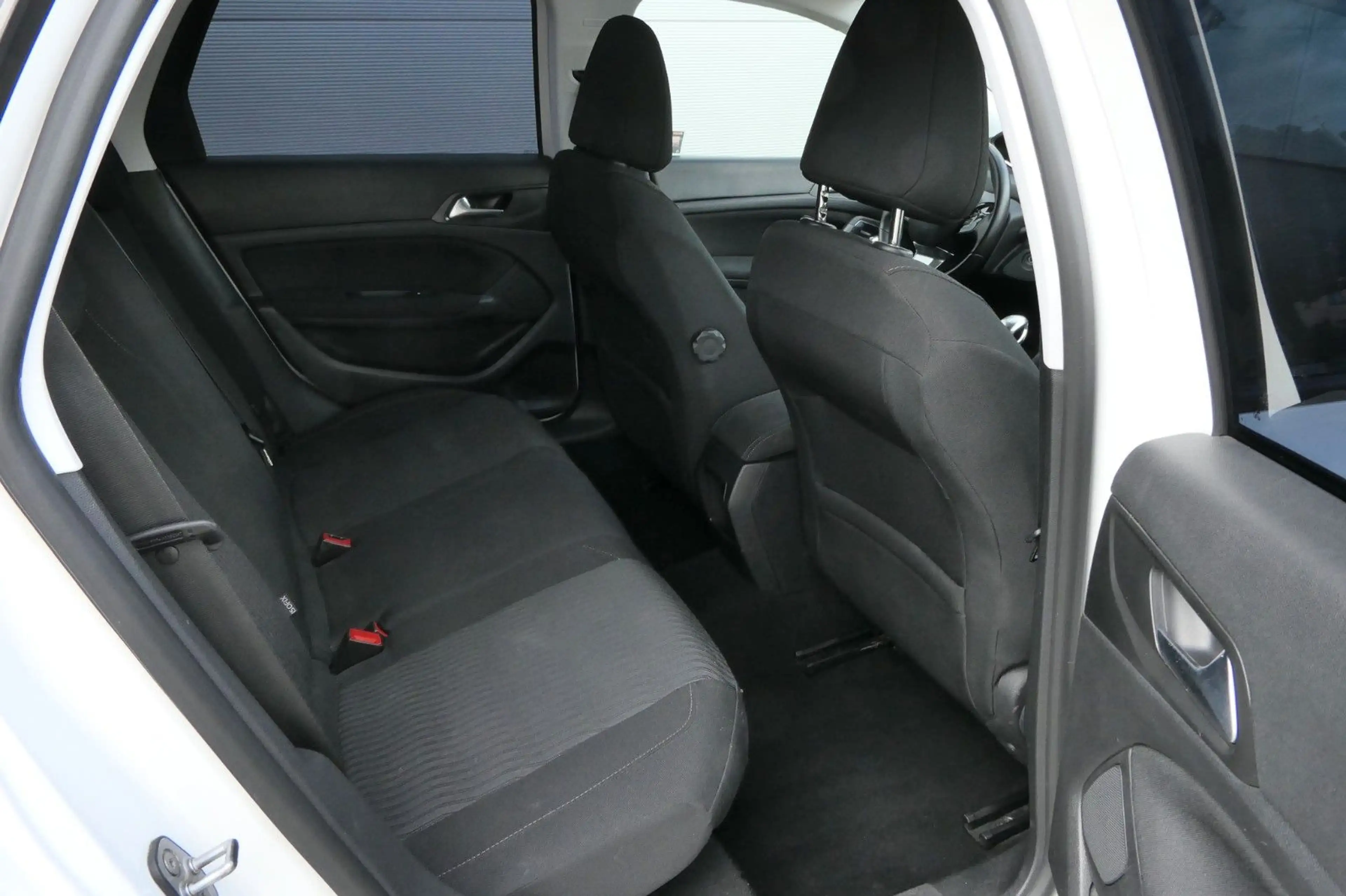 Peugeot 308 SW Active BlueHDi *Navi*Kamera* — photo 14