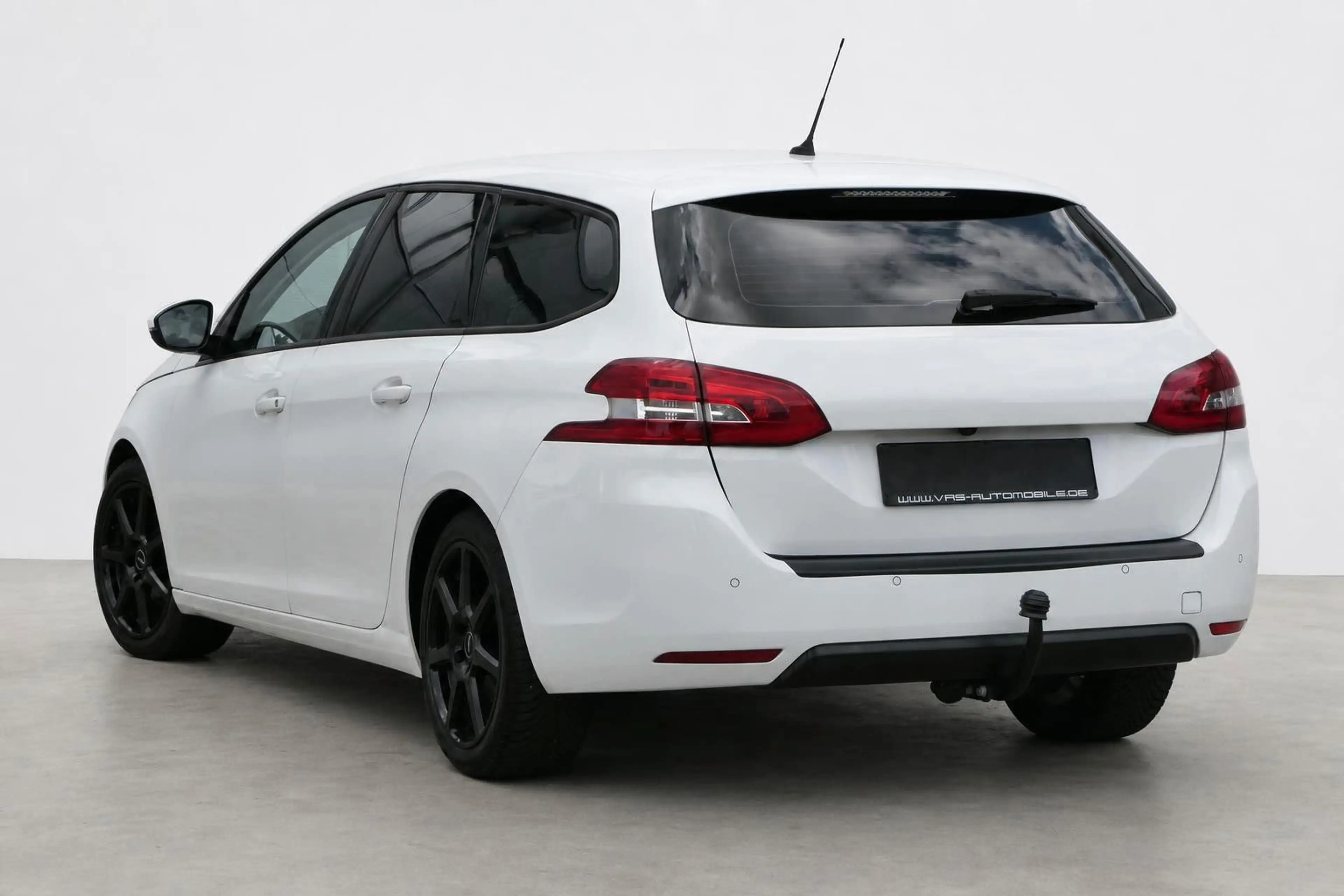 Peugeot 308 SW Active BlueHDi *Navi*Kamera* — photo 3