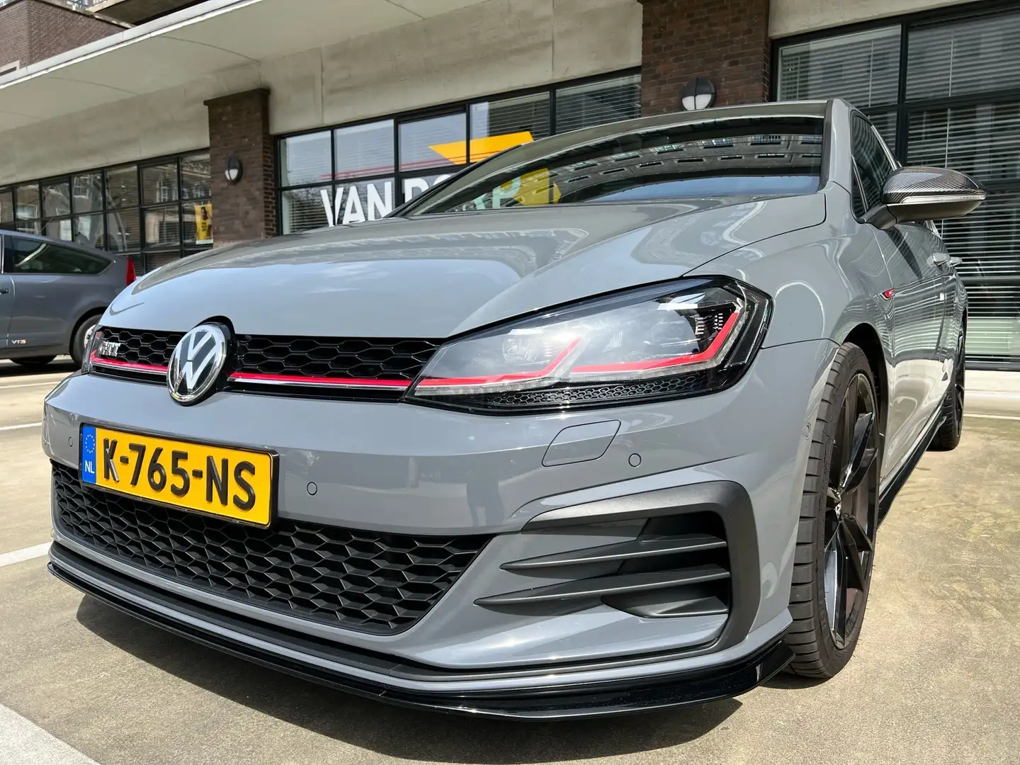 Volkswagen Golf GTI TCR 2.0 TSI DSG 333PK Grijs - 1