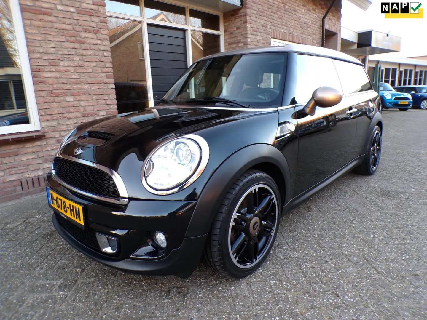 MINI Cooper S Clubman Mini 1.6 Automaat / Leder / Navi / Panoramadak Black - 1