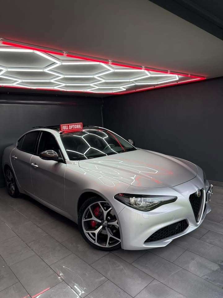 Alfa Romeo Giulia 2.2 t Sprint 160cv  AT8 Full Optional