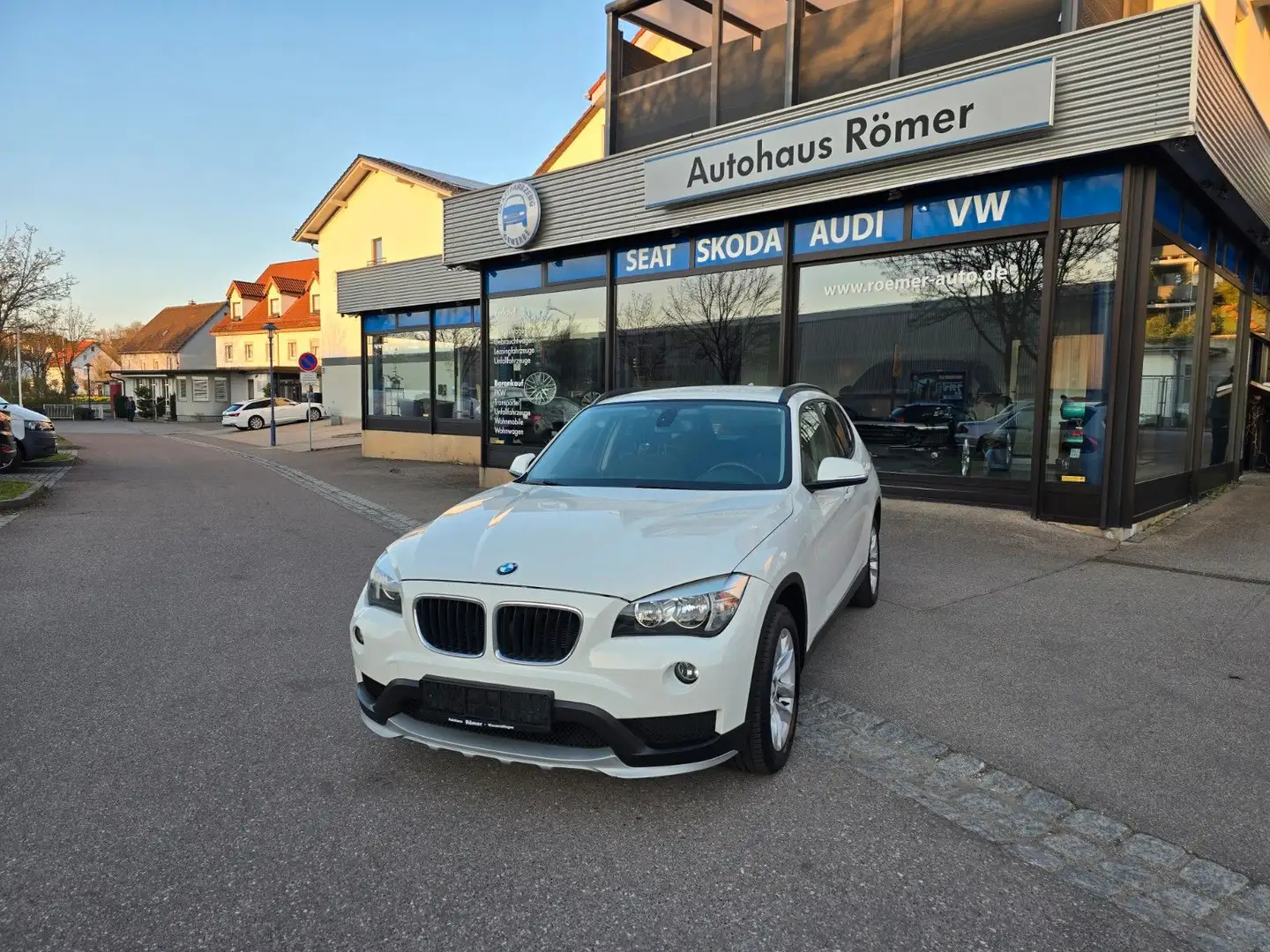 BMW X1 18 d sDrive Klima Tempomat Weiß - 1