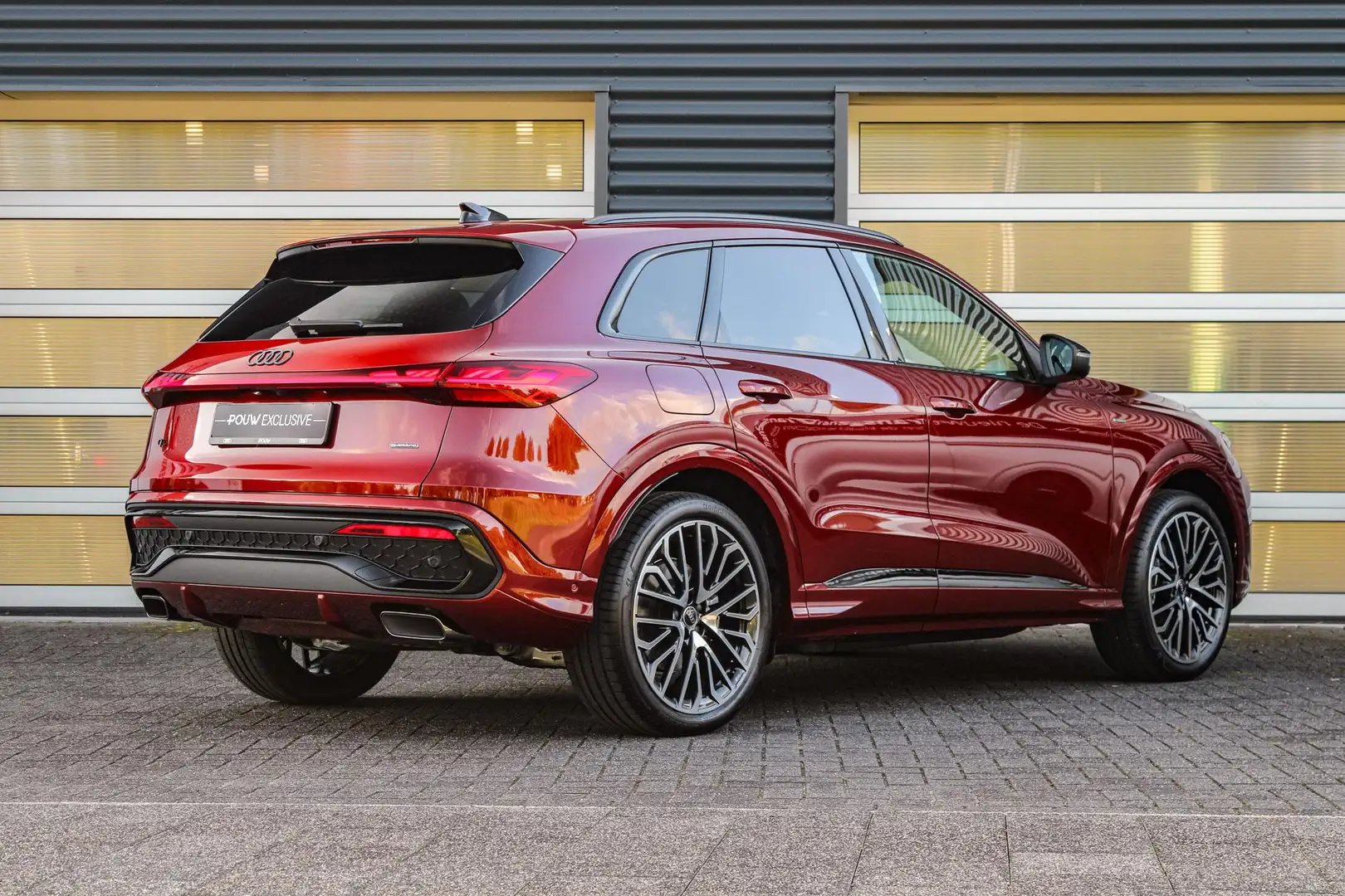Audi Q5 2.0 e-hybrid 299pk quattro S edition | Panoramadak Rood - 2