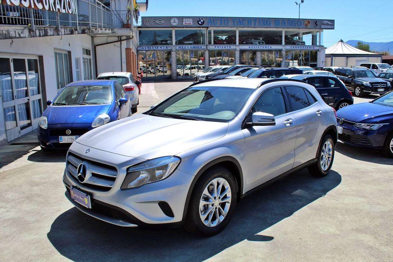 Mercedes-Benz GLA 180 d Premium
