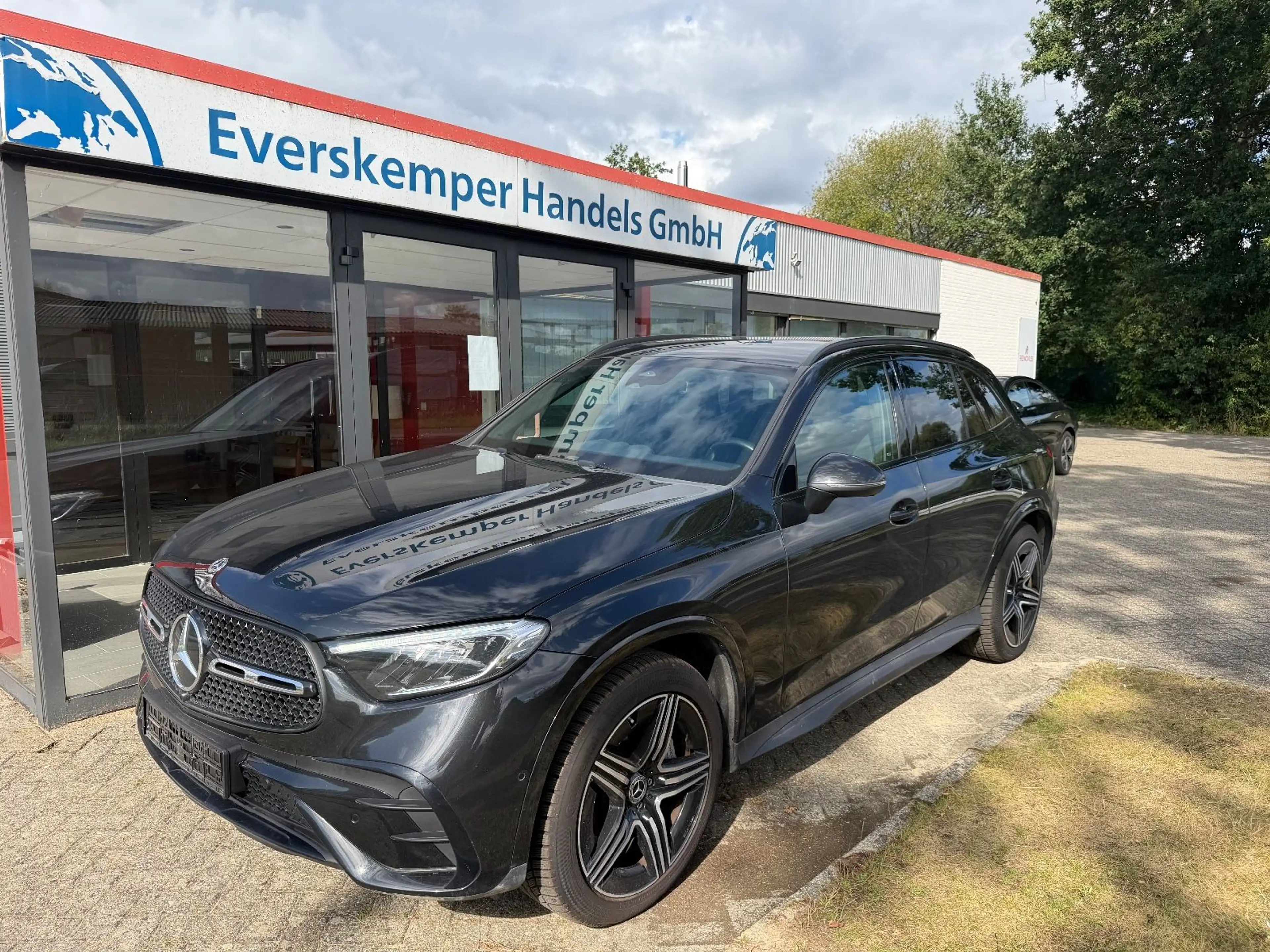 Mercedes-Benz GLC 300 4Matic / AMG-LINE / NIGHT / BURMESTER