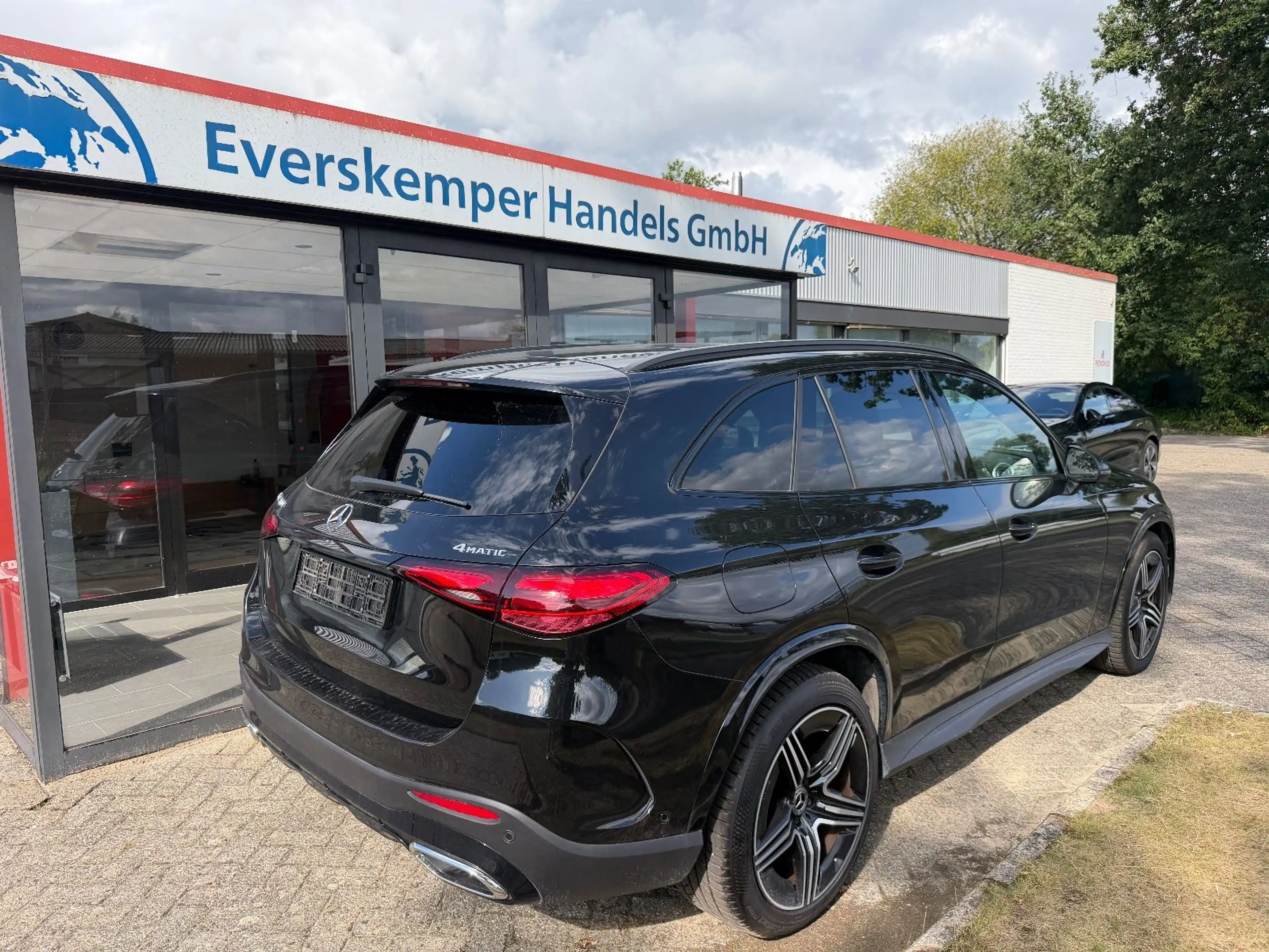 Mercedes-Benz GLC 300 4Matic / AMG-LINE / NIGHT / BURMESTER — photo 6