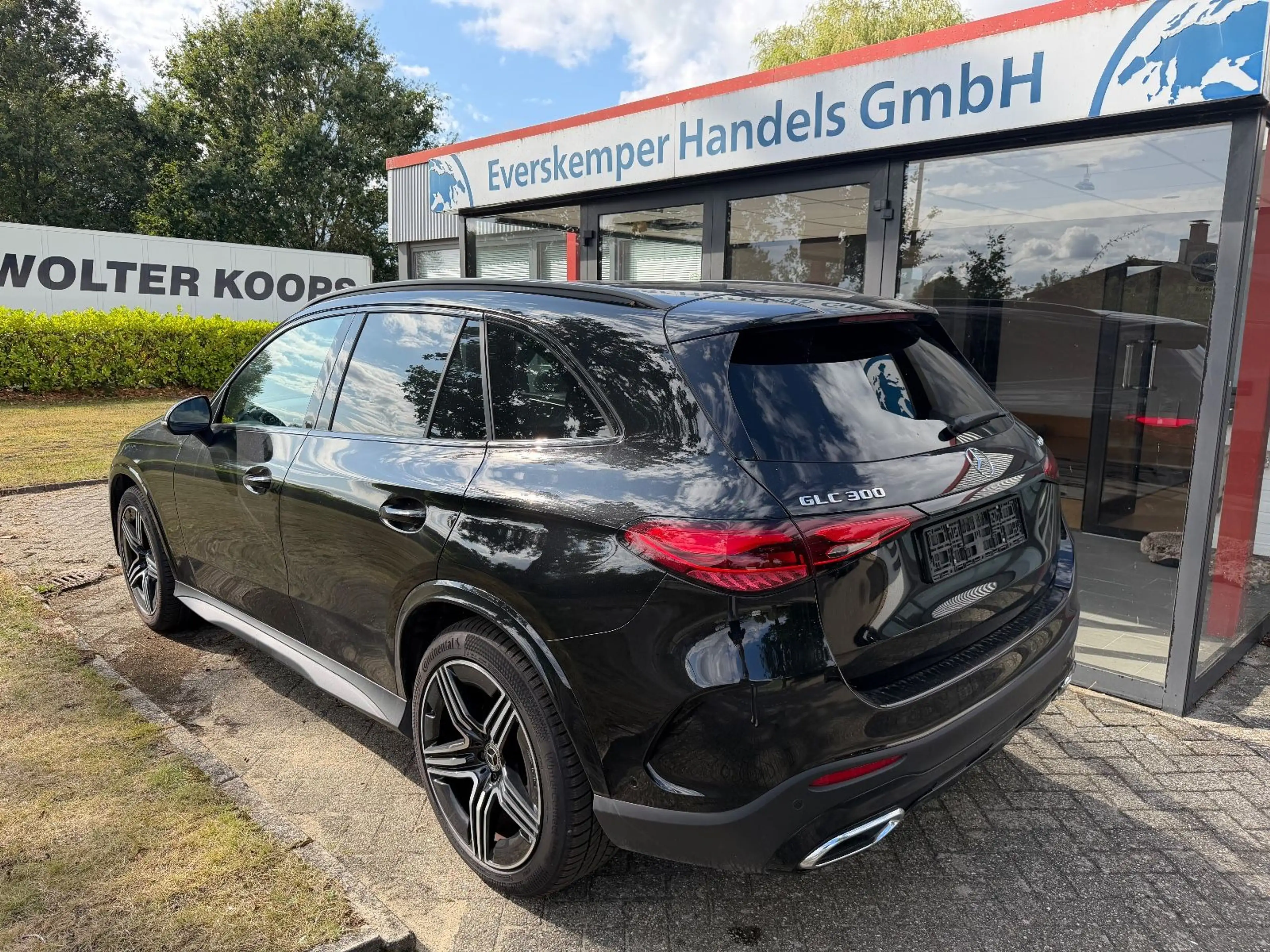 Mercedes-Benz GLC 300 4Matic / AMG-LINE / NIGHT / BURMESTER — photo 5