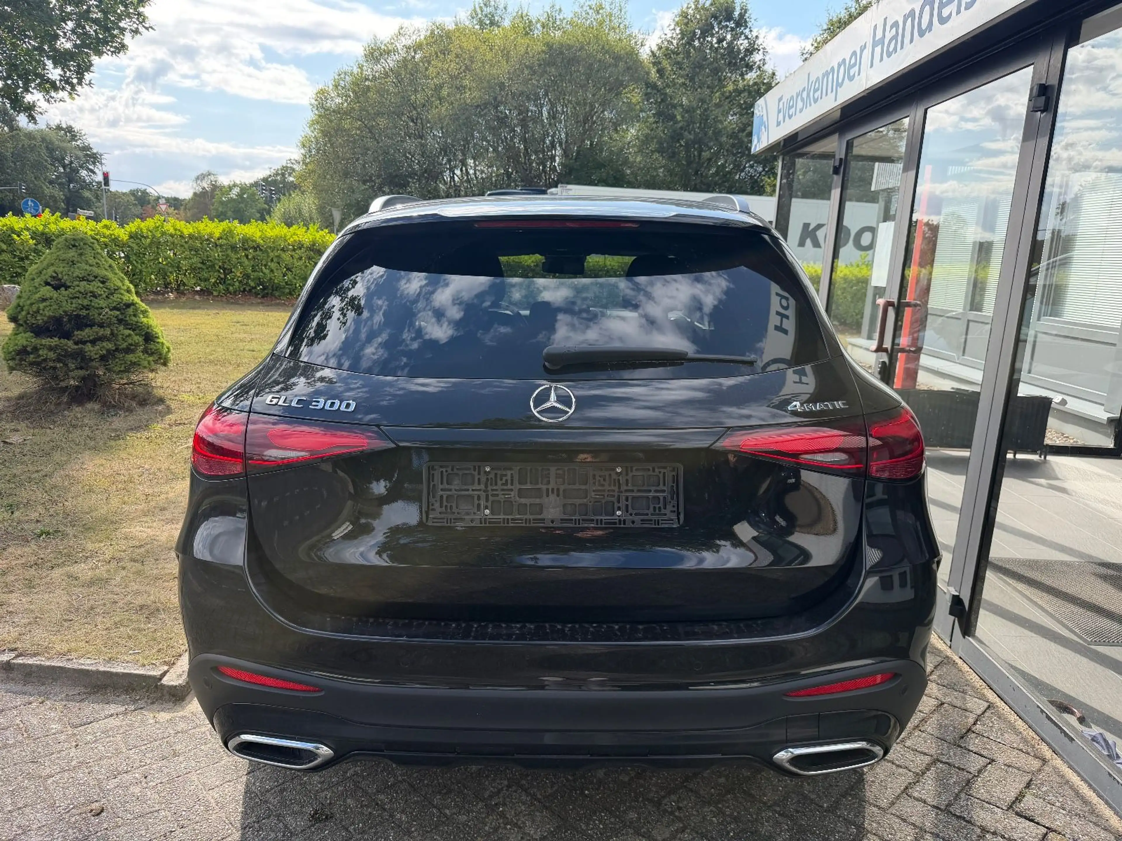 Mercedes-Benz GLC 300 4Matic / AMG-LINE / NIGHT / BURMESTER — photo 4