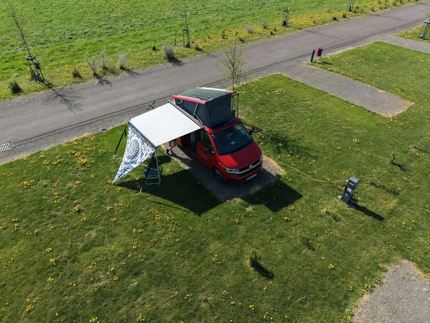 Volkswagen T6.1 California Beach Rot - 1