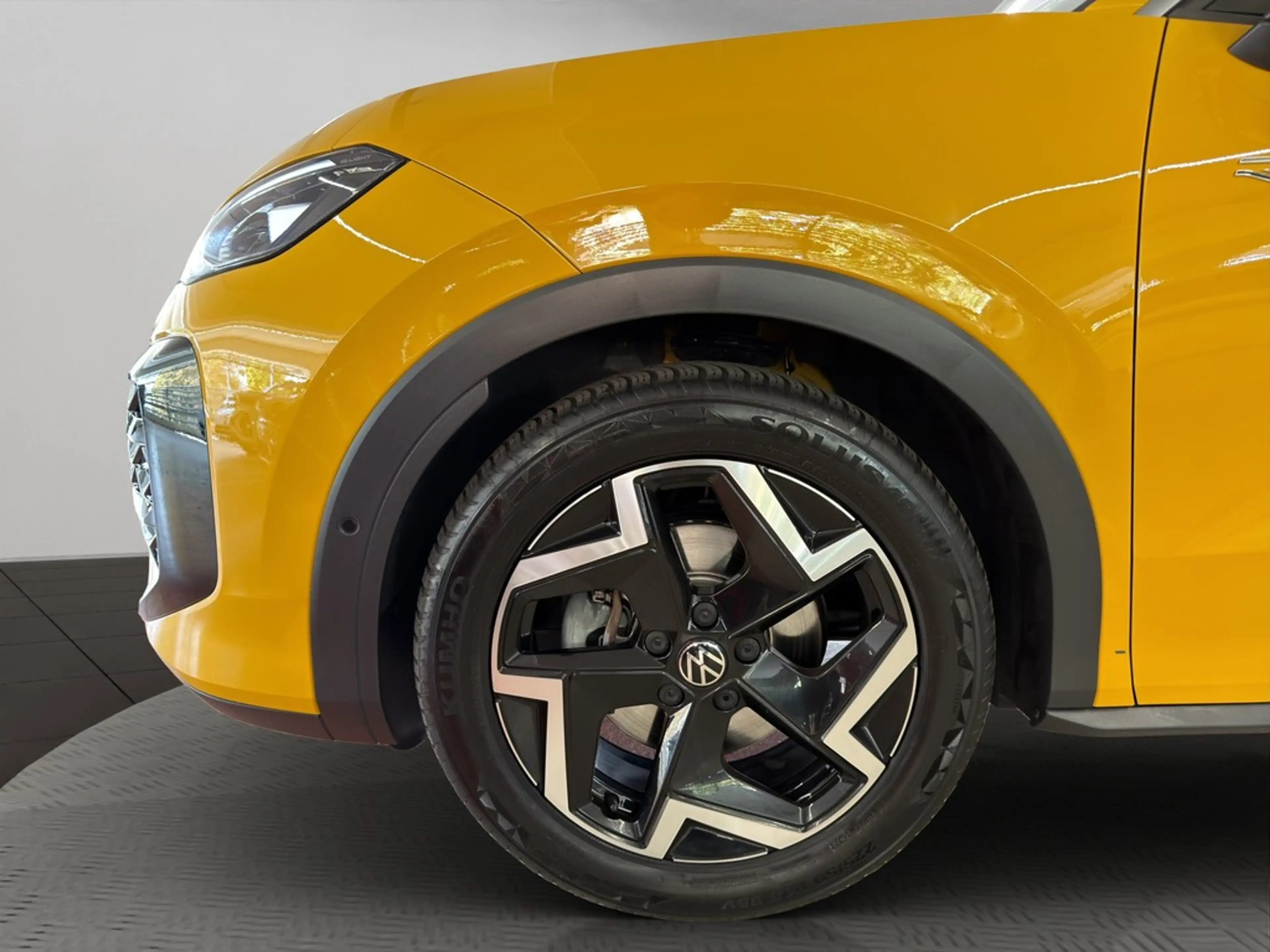 Volkswagen T-Roc 1.5 eTSI Automatik R-Line Kamera SzHzg ACC SzHzg — photo 9