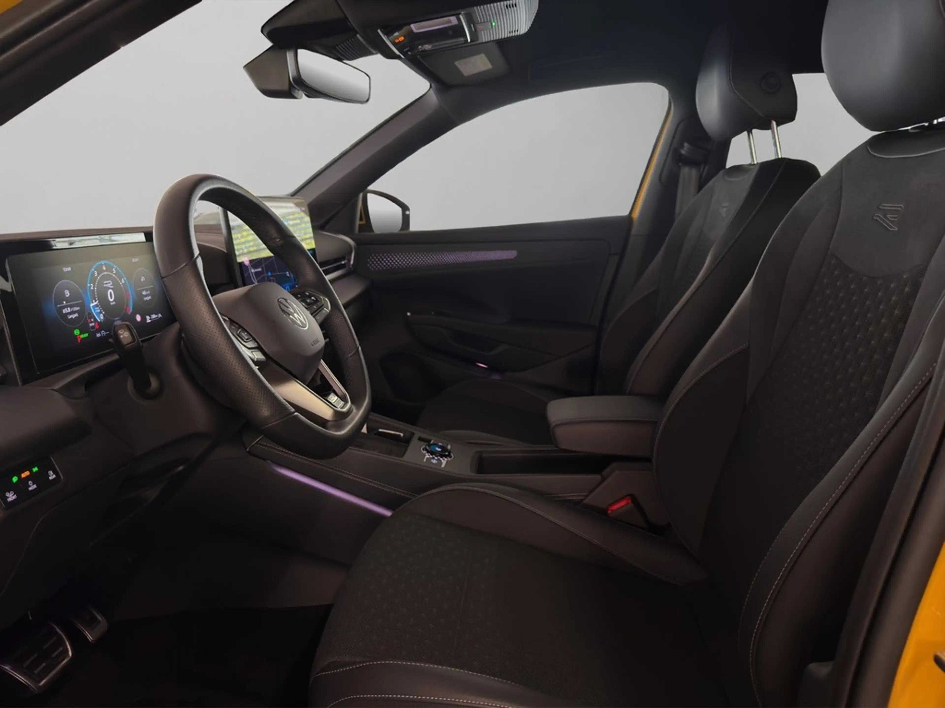 Volkswagen T-Roc 1.5 eTSI Automatik R-Line Kamera SzHzg ACC SzHzg — photo 3