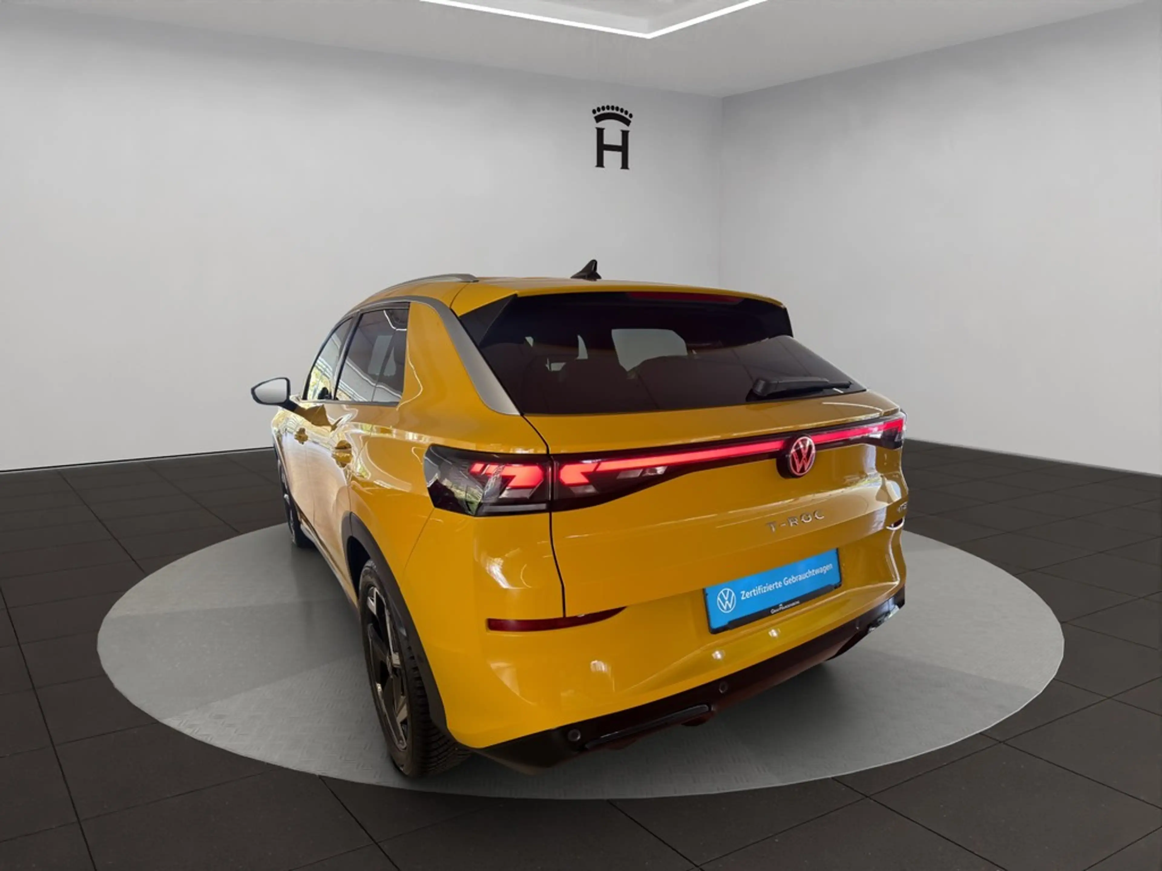 Volkswagen T-Roc 1.5 eTSI Automatik R-Line Kamera SzHzg ACC SzHzg — photo 11