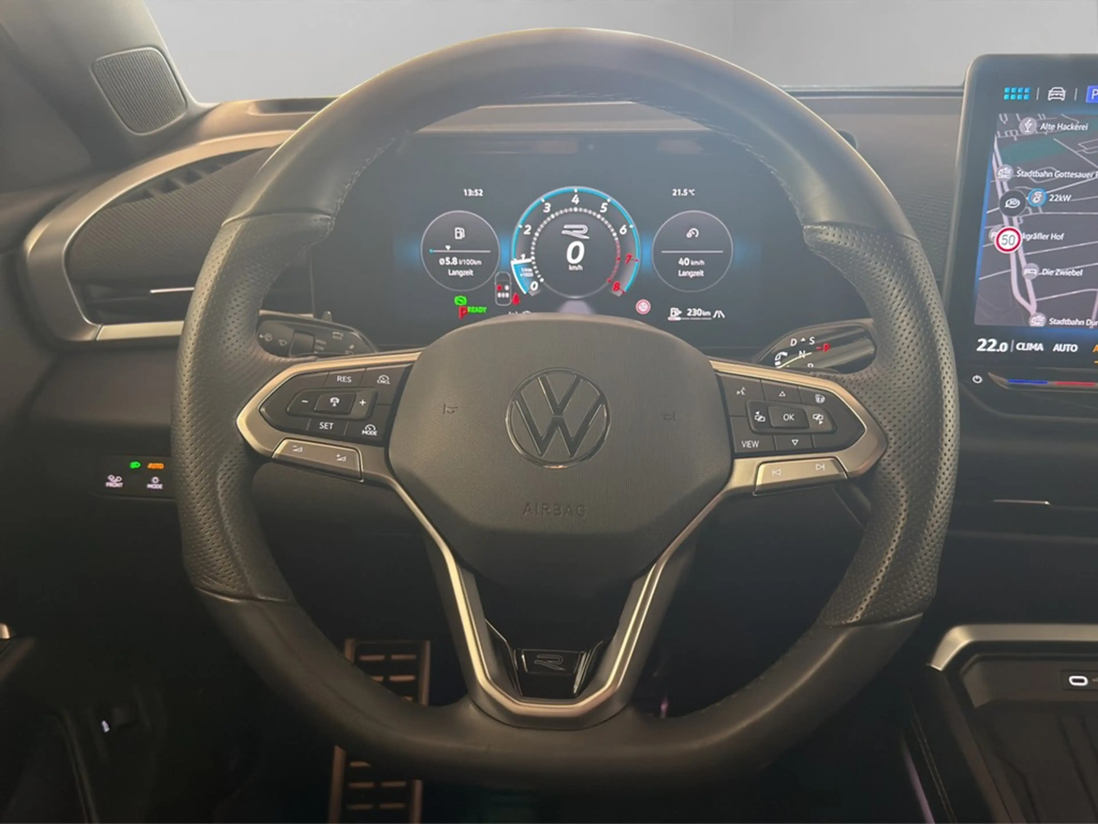 Volkswagen T-Roc 1.5 eTSI Automatik R-Line Kamera SzHzg ACC SzHzg — photo 4